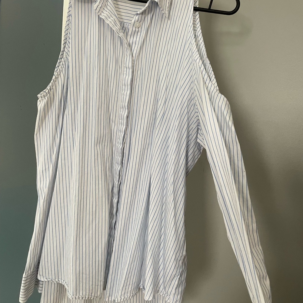 Open shoulder collared top - Picture 7 of 9